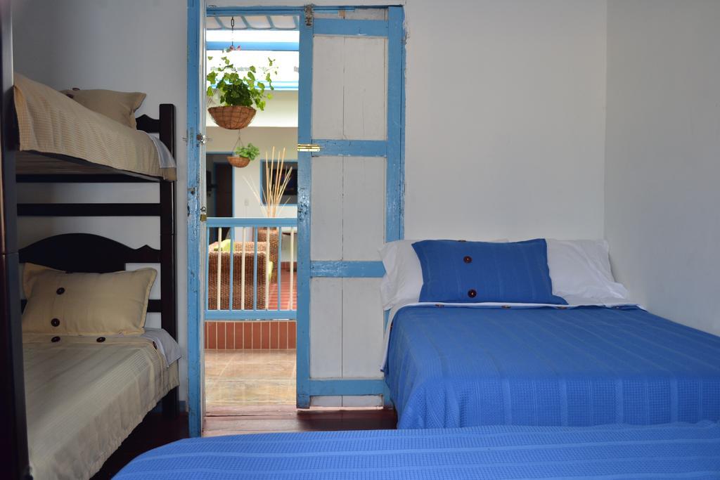 Hostal Bosque De Niebla Саленто Экстерьер фото